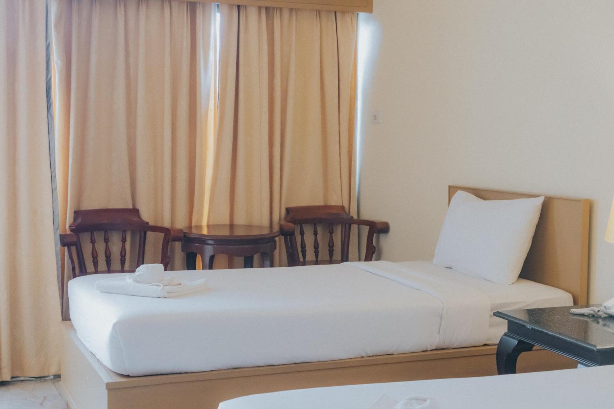 Nonthaburi Palace Hotel Luaran gambar
