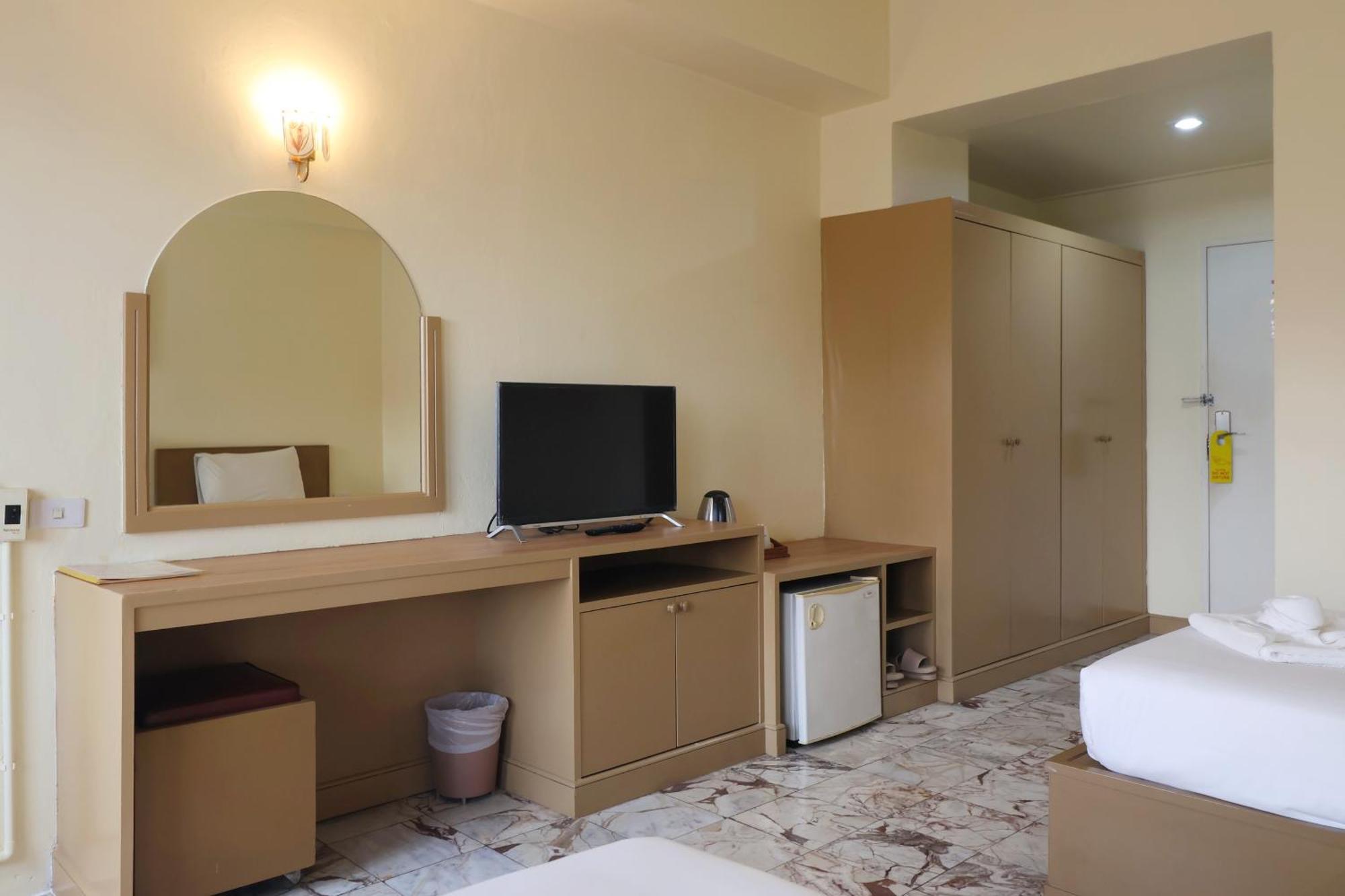 Nonthaburi Palace Hotel Luaran gambar