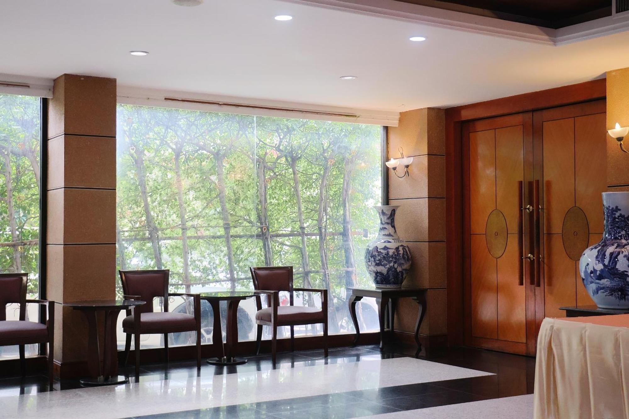 Nonthaburi Palace Hotel Luaran gambar
