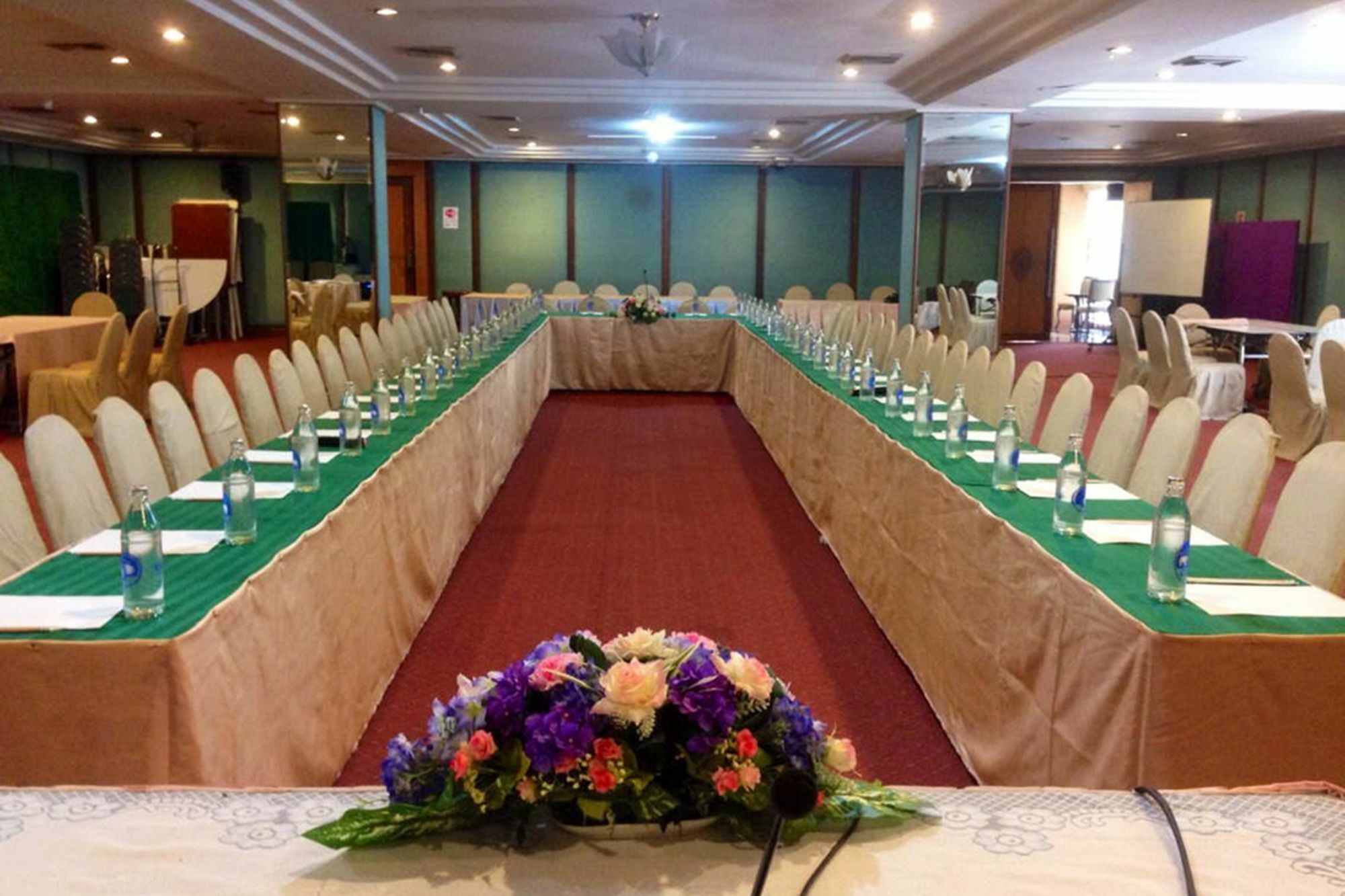 Nonthaburi Palace Hotel Luaran gambar